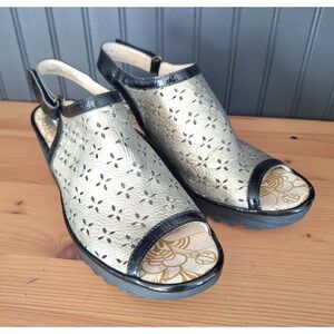 Fly London Yala Silver Black Metallic Leather Laser Cut Wedge Sandals‎ 41